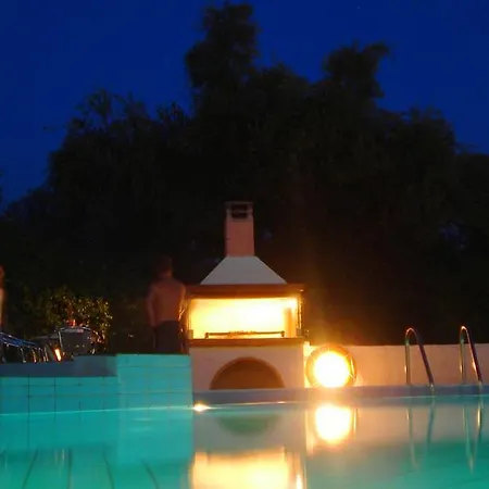 Lofos Strani Hotel 2*