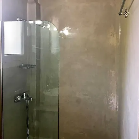 Lofos Strani Szálloda 2*