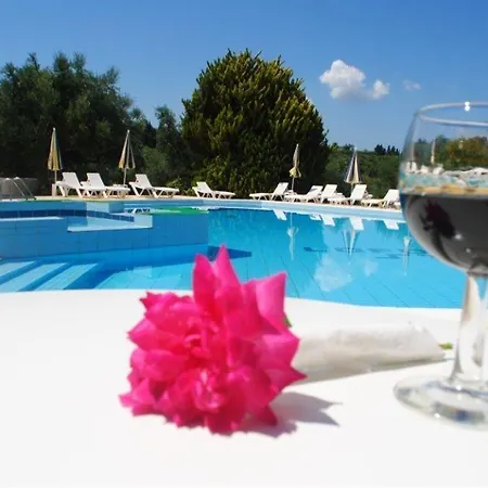 Hotel Lofos Strani 2*